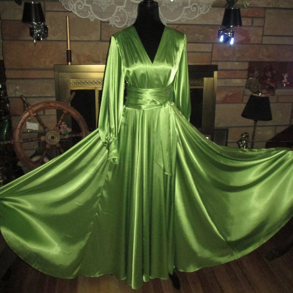 Catherine D'Lish Beverly Gown - Picture 10 of 11